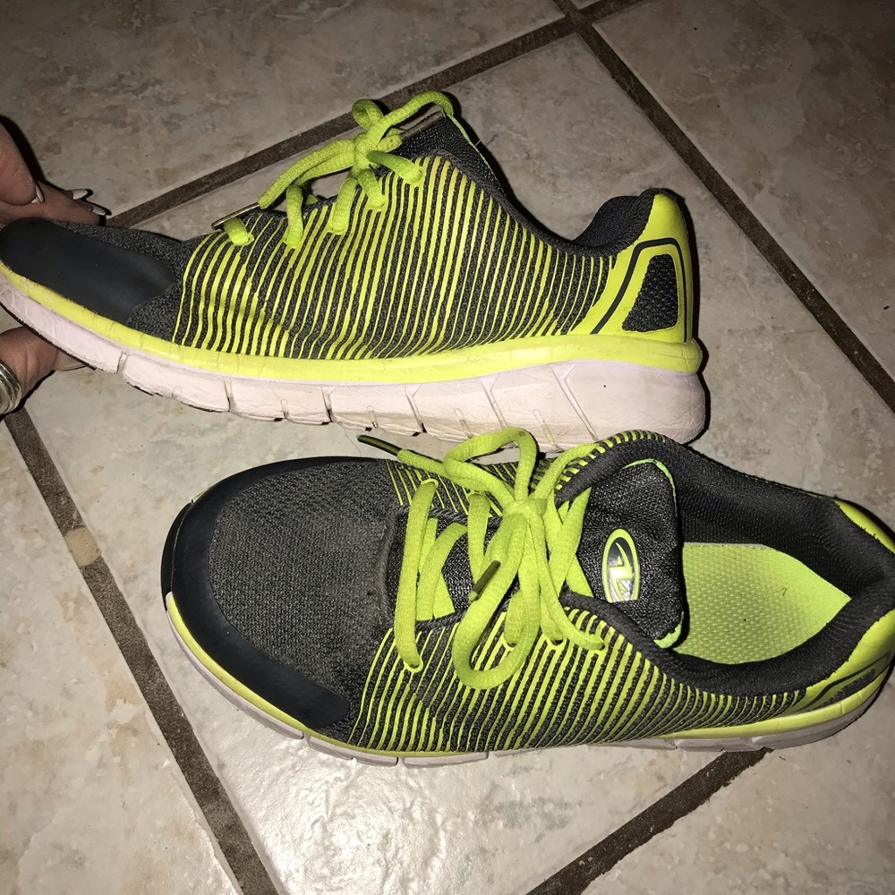 Youth boys shoes size 3